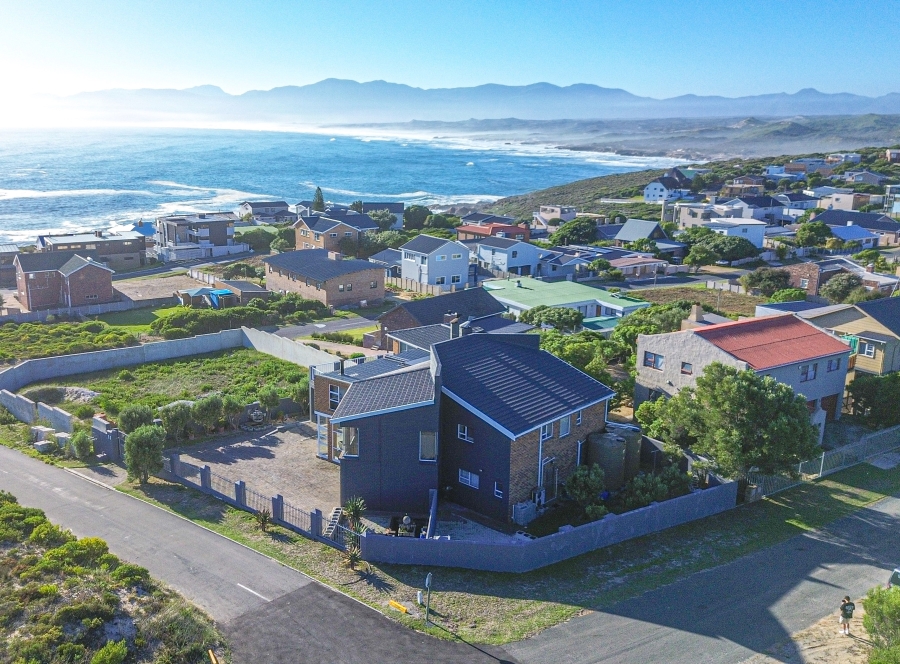 4 Bedroom Property for Sale in De Kelders Western Cape